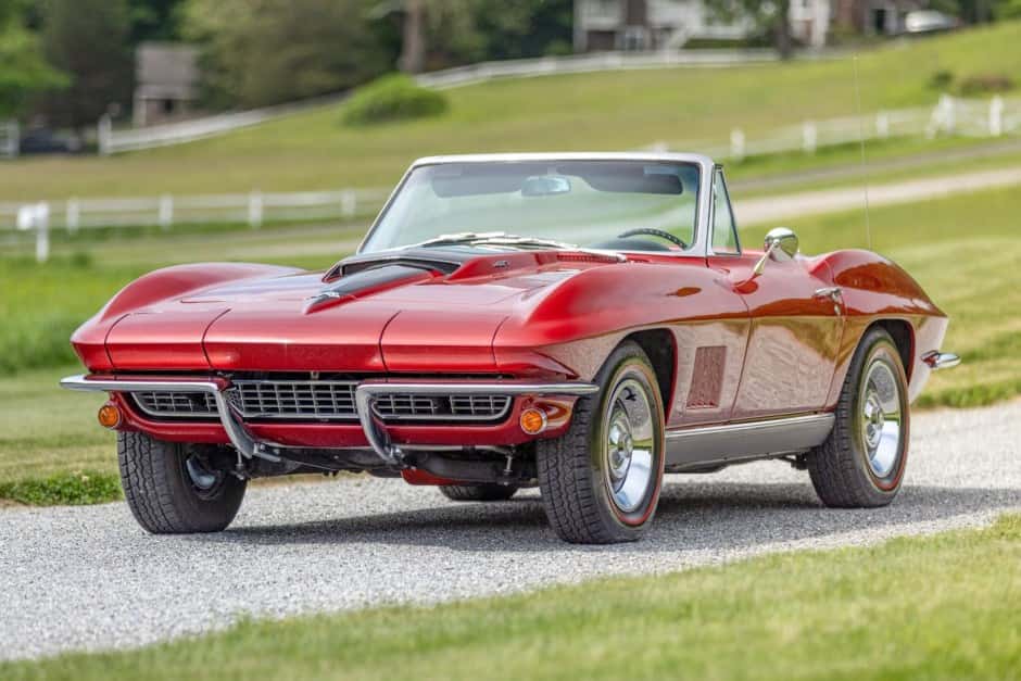 1967 Chevrolet Corvette C2 (1967) sold for $90,000