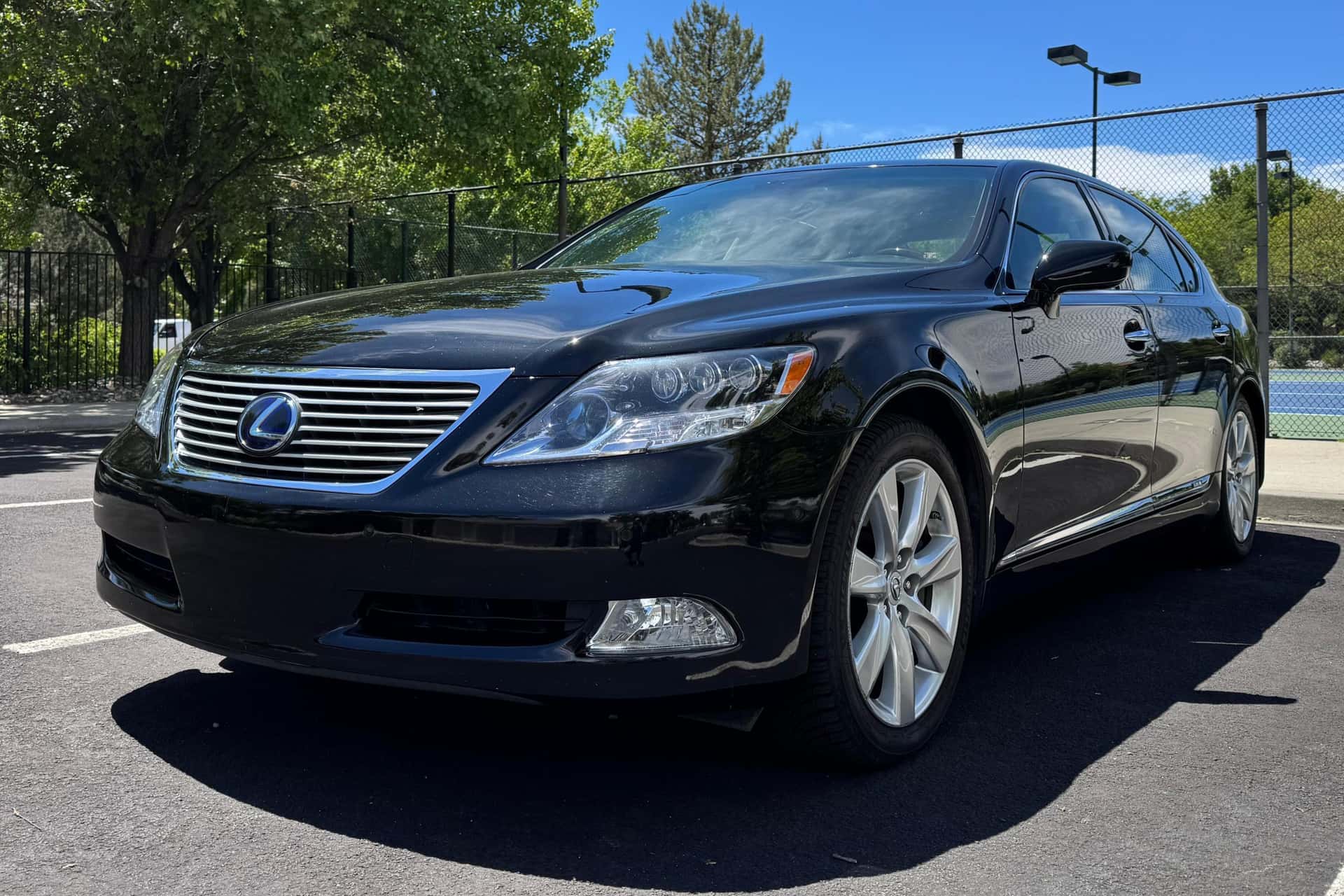 2008 Lexus LS sold for $18,300