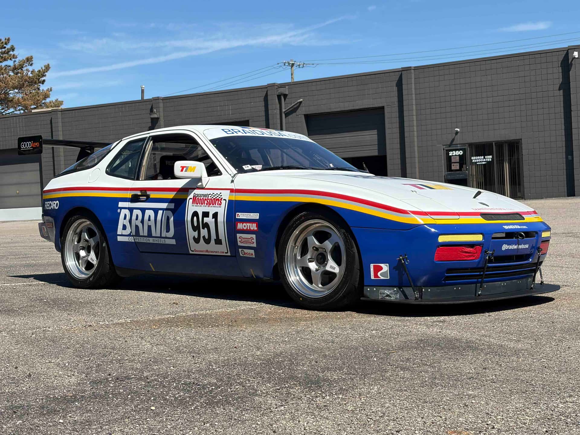 1989 Porsche 944 sold for $17,951