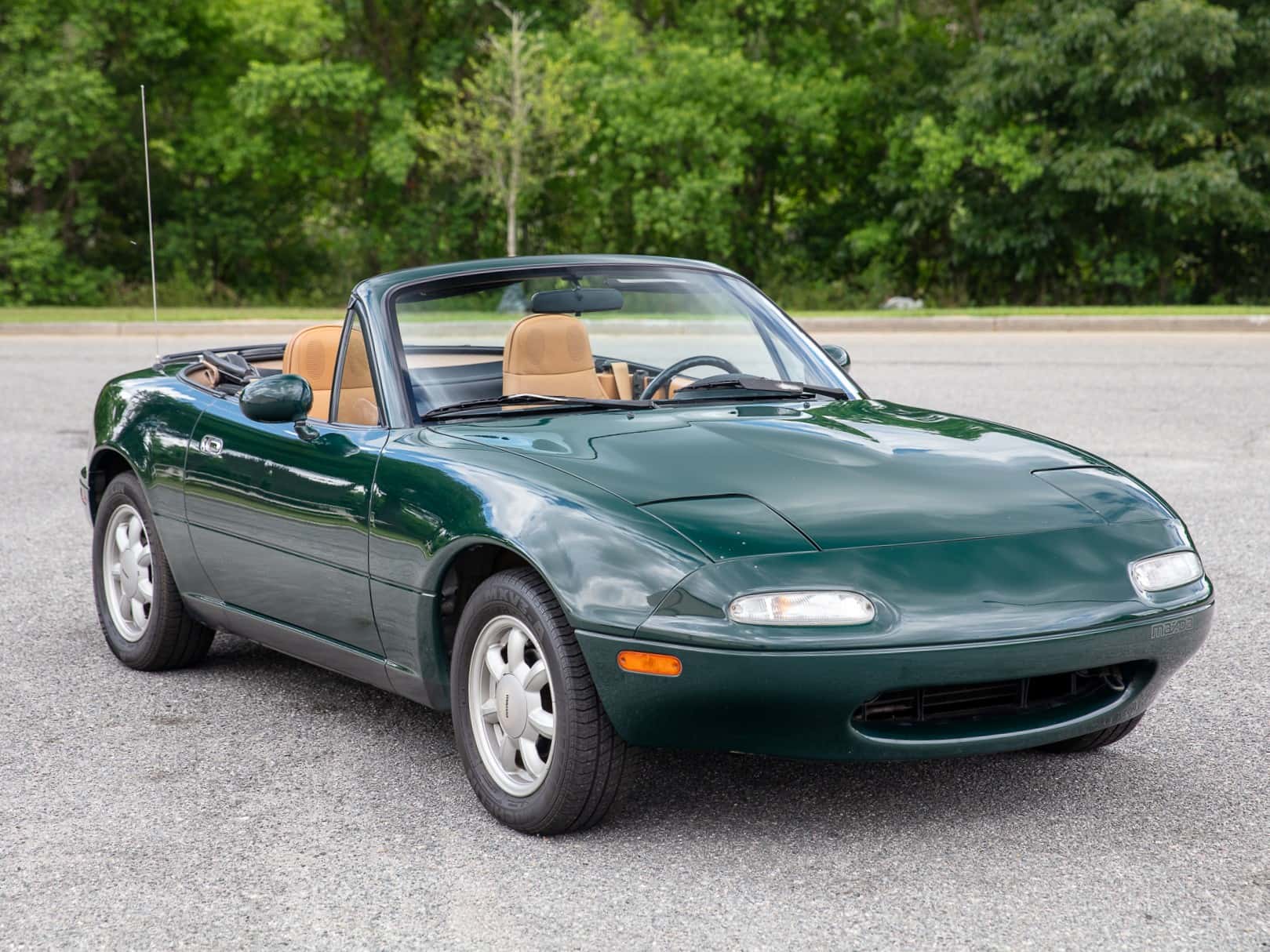1991 Mazda MX-5 Miata Special Edition sold for $11,750